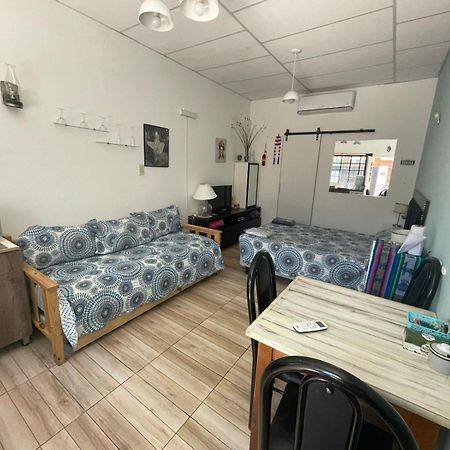 Ezeiza 1 Nuestro Lugar A 15 Minutos Del Aeropuerto Tranfer Opcional Desde Y Al Aeropuerto De Ezeiza Las 24 Horas Pet Friendly Exteriör bild
