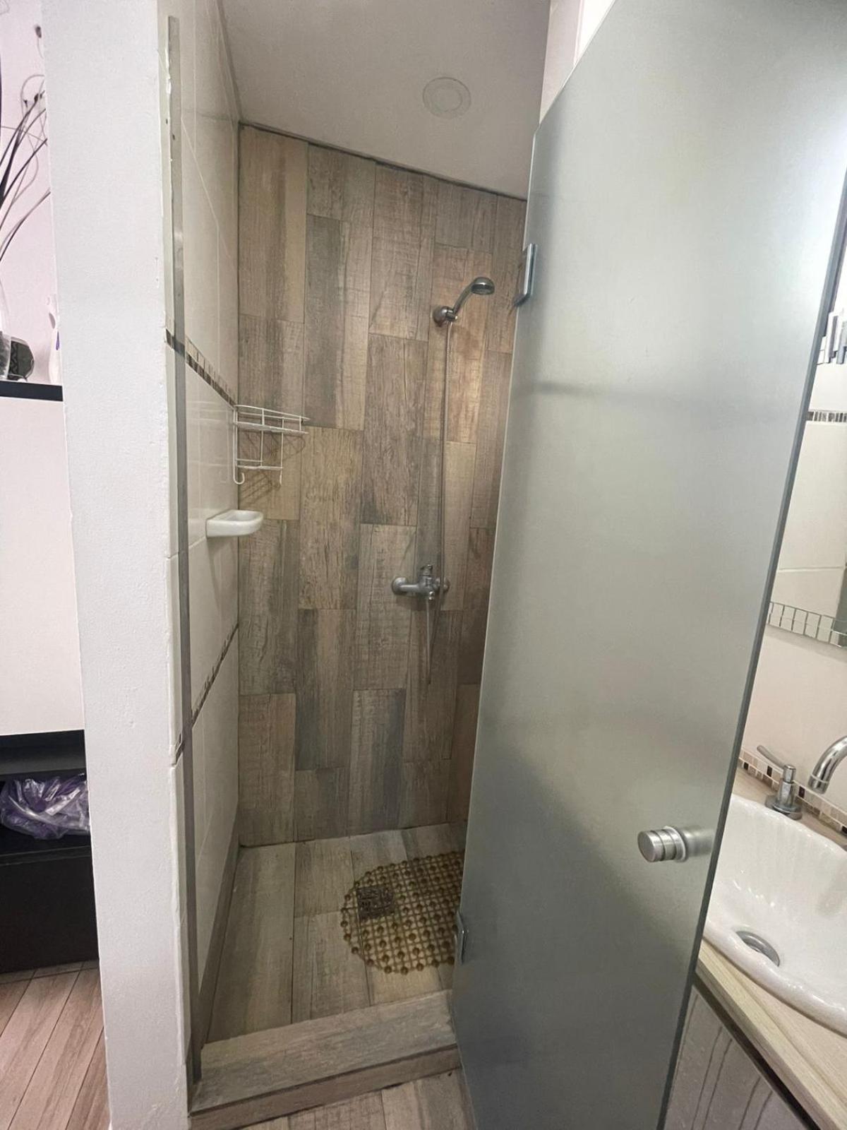 Ezeiza 1 Nuestro Lugar A 15 Minutos Del Aeropuerto Tranfer Opcional Desde Y Al Aeropuerto De Ezeiza Las 24 Horas Pet Friendly Exteriör bild