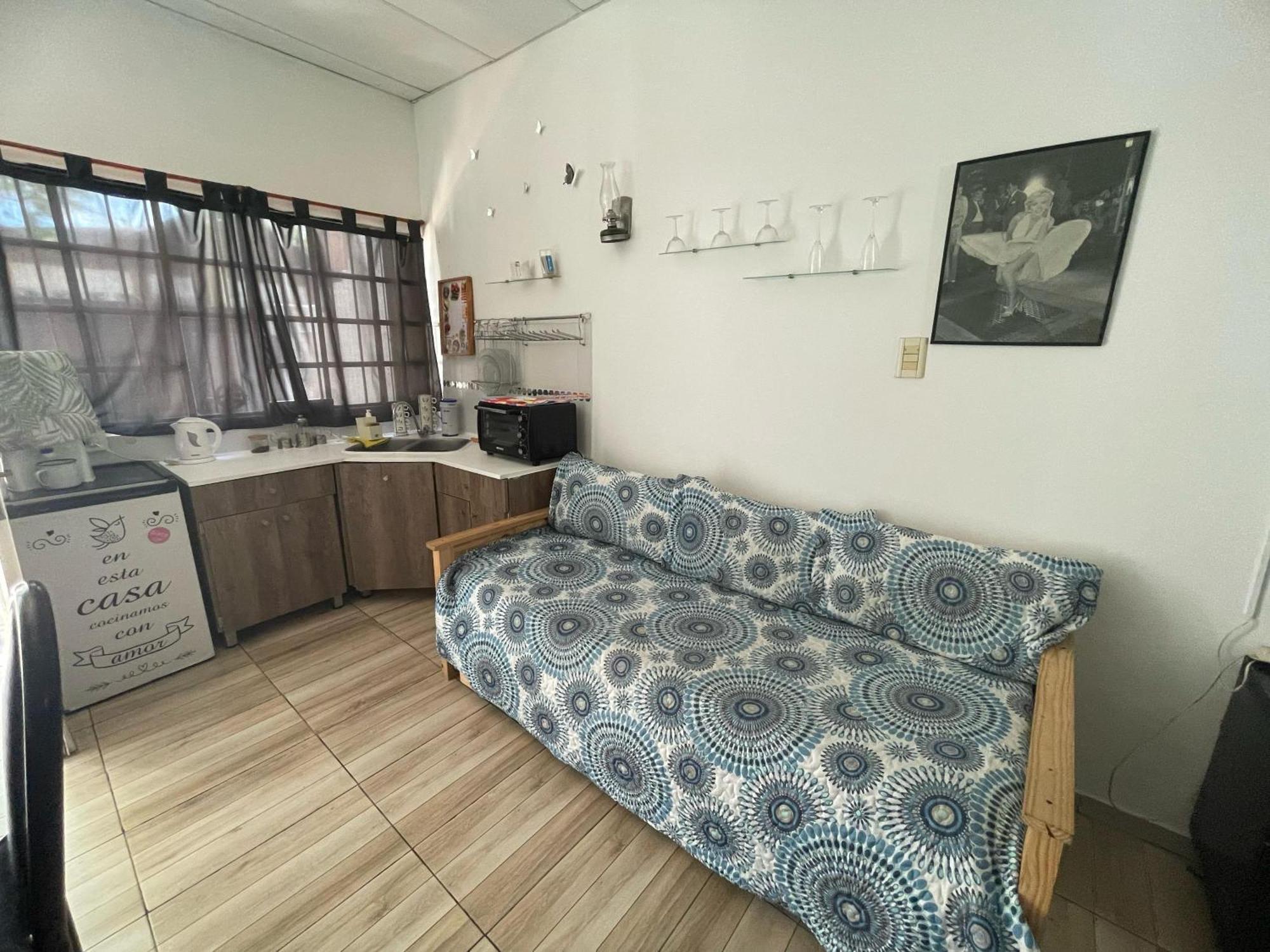 Ezeiza 1 Nuestro Lugar A 15 Minutos Del Aeropuerto Tranfer Opcional Desde Y Al Aeropuerto De Ezeiza Las 24 Horas Pet Friendly Exteriör bild